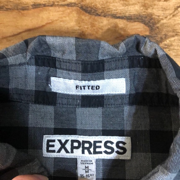Men’s Express fitted button down - Picture 7 of 7